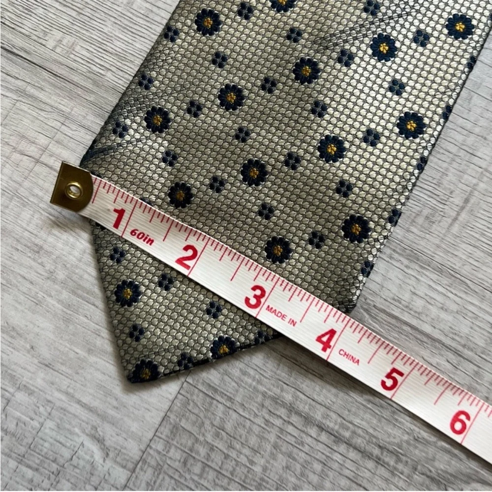 VINTAGE VALENTINO Metallic Gold Floral Tie - Picture 11 of 12